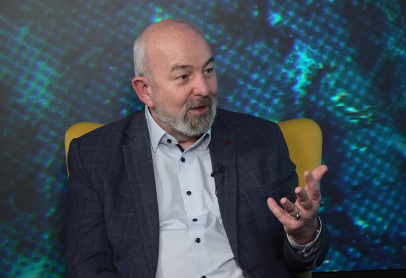 Zelenszkijt és a kétarcú Magyar Pétert védi a Barátság kőolajvezeték ügyében a Tisza-szigetet alapító energiaszakértő