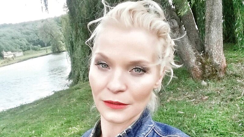 MÁR VÁRTUK: LILU, AZ RTL KLUB PERIFÉRIA-CELEBJE IS NYILVÁNOSAN DÖRGÖLŐZIK A TISZA PÁRTHOZ 