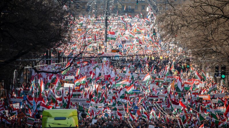 Kiszámoltuk: a Békemeneten jóval többen voltak, mint a tiszás tüntetésen 