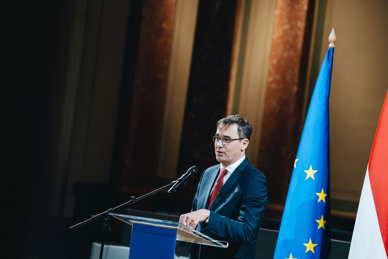 Zelenszkij belebukhat az óriási korrupciós ügyébe, vele bukhat Magyar Péter is - Karácsony Gergely már készül, hogy a helyére álljon?