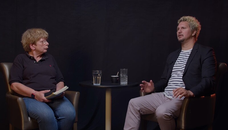 Nagy Ervin a Fidesz-szavazókat nyomorultaknak és analfabétáknak nevező újságírónővel együtt tervezgeti, hány milliárdot vennének el a vidéki emberektől - video