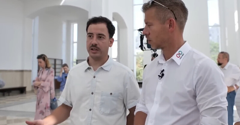 Magyar Pétert dicséri és neki szurkol az ukrán kém Ceber Roland bucsai barátja, Zelenszkij egyik legaktívabb propagandistája