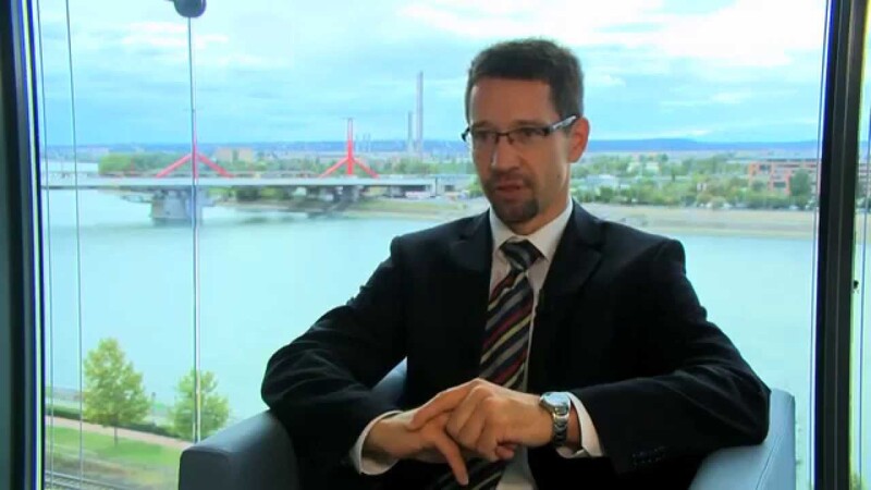 Újabb gyanús ukrán kapcsolat a Tisza Pártban: egy ukrán milliárdosnak dolgozott Magyar Péter új szakértője