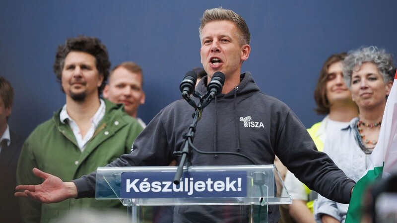 A Tisza Párt lett a baloldal: Gyurcsány emberei, a sorkatonaság hívei, LMBTQ- és Ukrajna-lobbisták Magyar Péter listáján 