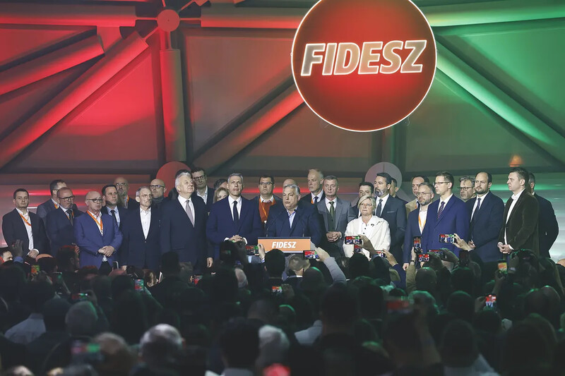  MOST KELL IGAZÁN ÖSSZEKAPASZKODNUNK