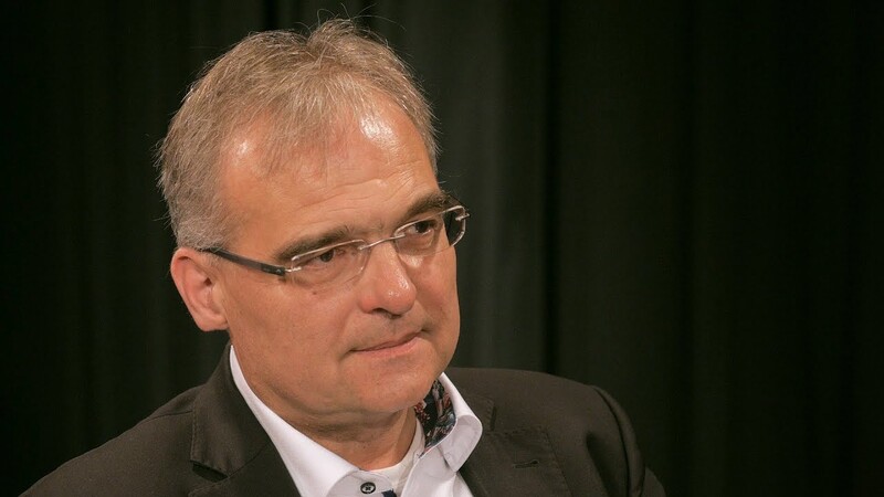 Magyar Péter vezető egészségügyi szakértője kórházakat akar bezárni