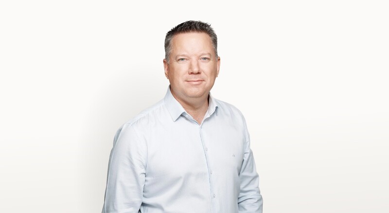 Támogatta az illegális migrációt, az LMBTQ-lobbit és a Soros-egyetemet: bemutatjuk Magyar Péter pénztárnokát, Pósfai Gábort