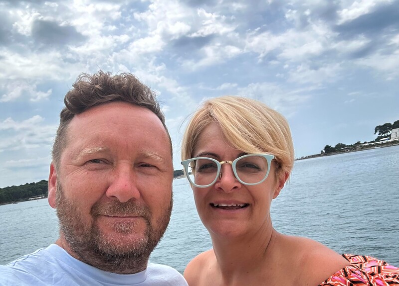 Meg akarta lopni a budapestieket egy házaspár: egyikükből fővárosi képviselőt csinált Magyar Péter, a másikat most jelöltként indítja